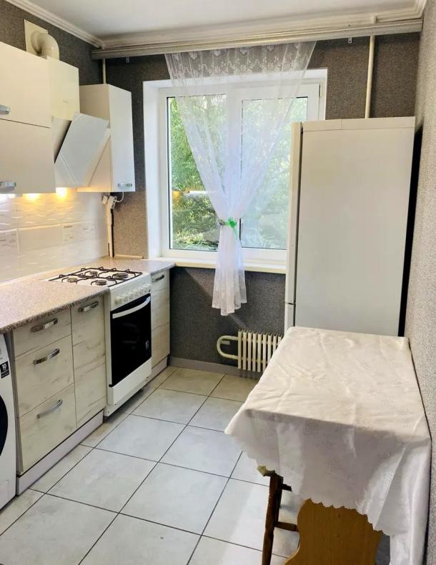 Квартира, 2-кімн., Харьков, 524м/р, Непокоренных (Героев Труда)