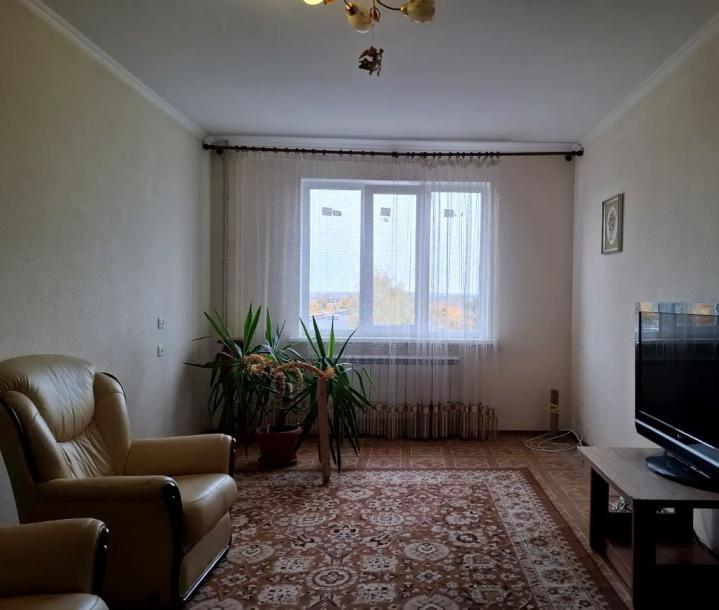 Квартира, 3-кімн., Рогань, Харьковский район, Горького