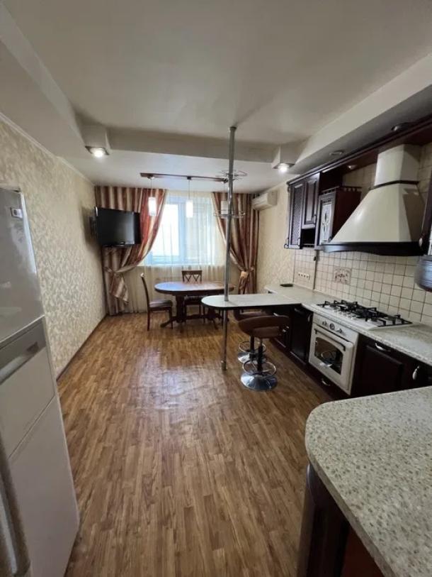 Квартира, 2-кімн., Харьков, Алексеевка, Белогорская