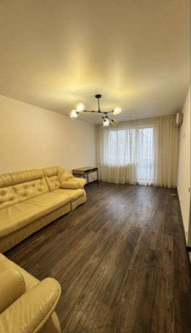 Квартира, 2-кімн., Харьков, 533м/р, Тракторостроителей просп.