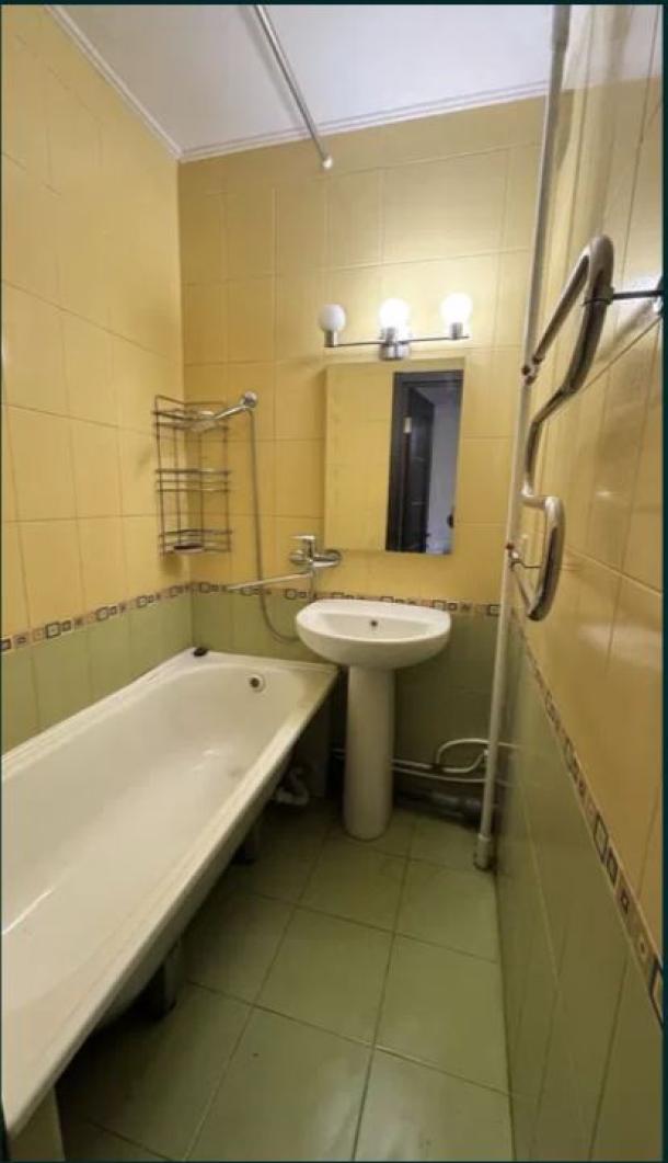 Квартира, 2-кімн., Харьков, 533м/р, Тракторостроителей просп.