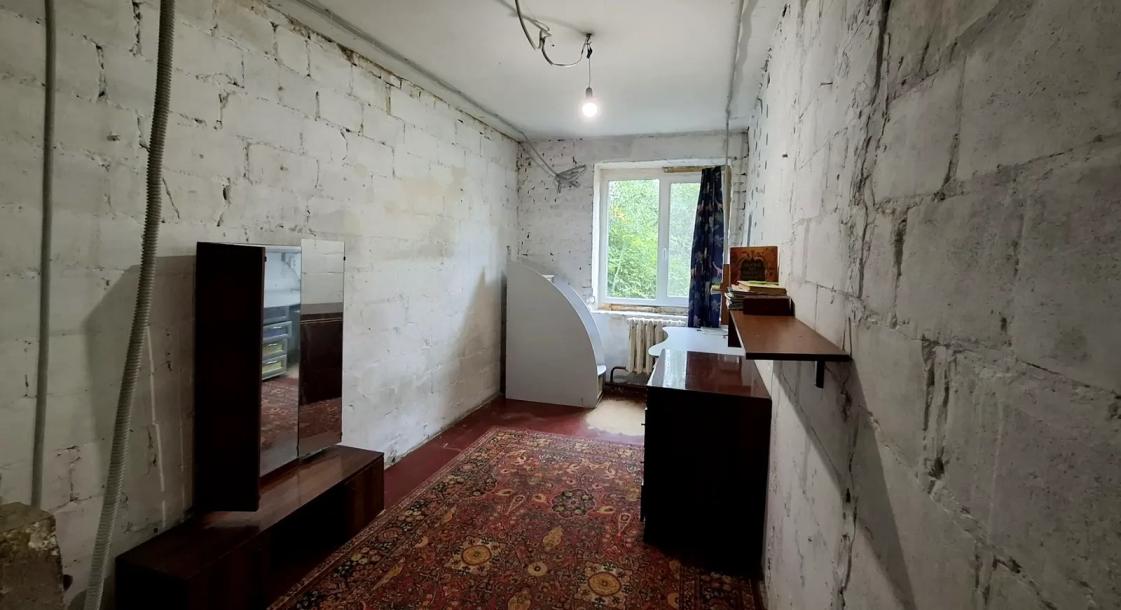 Квартира, 3-кімн., Харьков, Песочин, Героев Чернобыля (Щорса, Красных партизан)