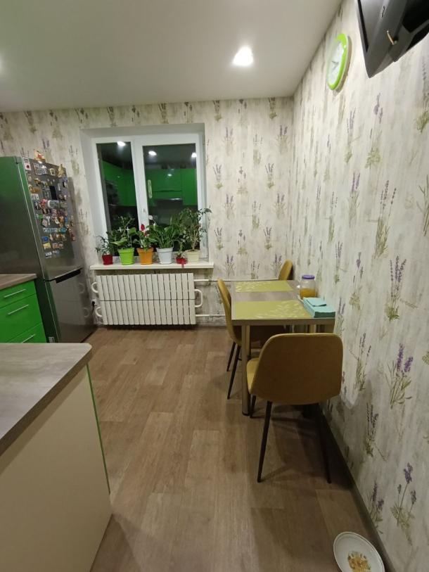 Квартира, 2-кімн., Чугуев, Чугуевский район, Горишного