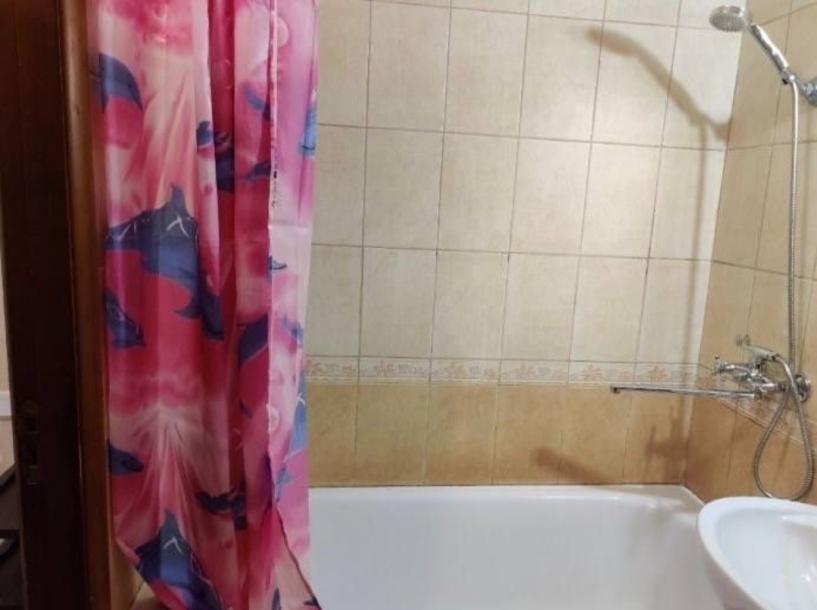 Квартира, 3-кімн., Харьков, Песочин, Квартальный пер.