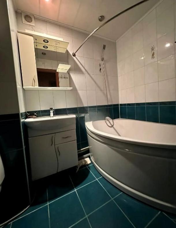 Квартира, 3-кімн., Харьков, 606Ам/р, Гарибальди