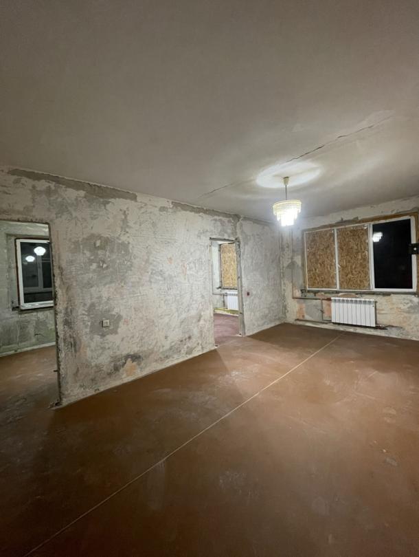 Квартира, 4-кімн., Харьков, 522м/р, Непокоренных (Героев Труда)