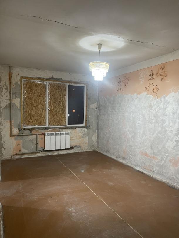 Квартира, 4-кімн., Харьков, 522м/р, Непокоренных (Героев Труда)