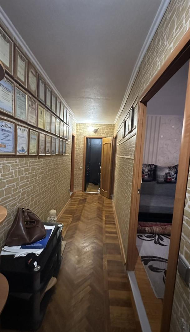 Квартира, 3-кімн., Харьков, 533м/р, Непокоренных (Героев Труда)