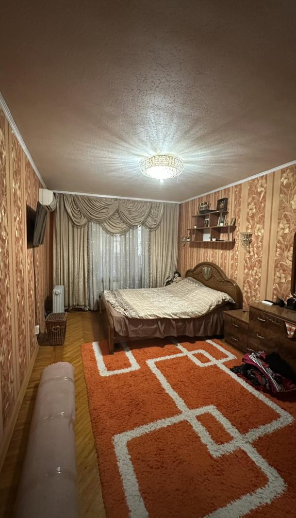 Квартира, 3-кімн., Харьков, 533м/р, Непокоренных (Героев Труда)