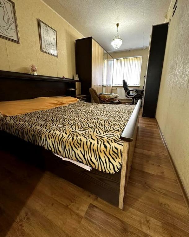 Квартира, 2-кімн., Харьков, 606м/р, Тракторостроителей просп.