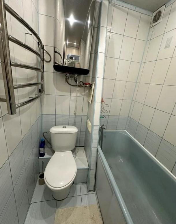 Квартира, 2-кімн., Харьков, 606м/р, Тракторостроителей просп.