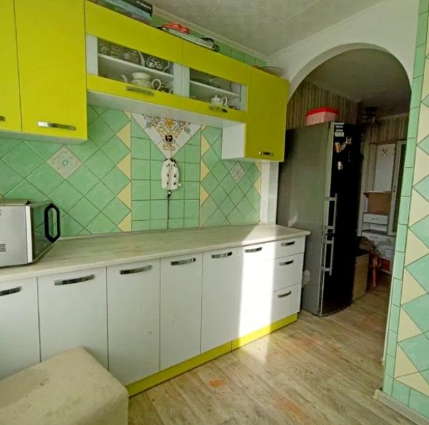 Квартира, 3-кімн., Харьков, 605м/р, Тракторостроителей просп.