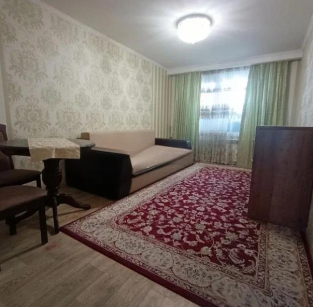 Квартира, 3-кімн., Харьков, 605м/р, Тракторостроителей просп.