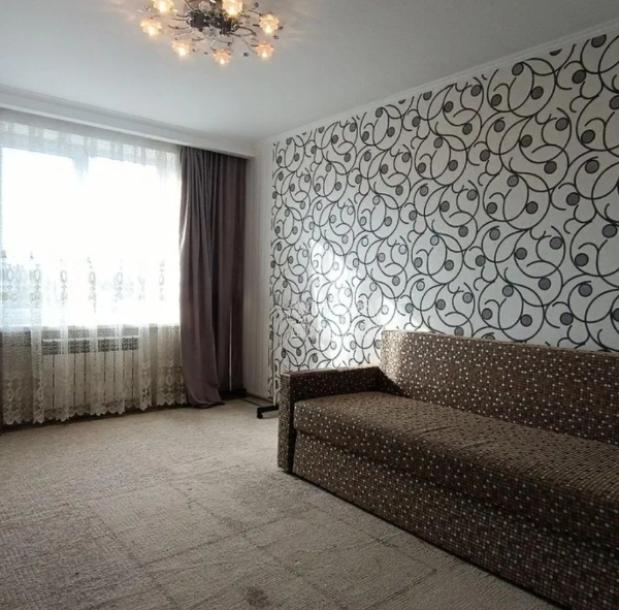 Квартира, 3-кімн., Харьков, 605м/р, Тракторостроителей просп.