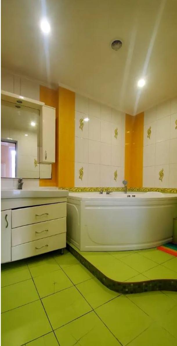 Квартира, 2-кімн., Харьков, 605м/р, Гвардейцев Широнинцев