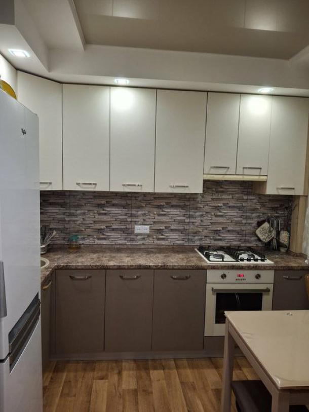 Квартира, 3-кімн., Харьков, 625м/р, Амосова