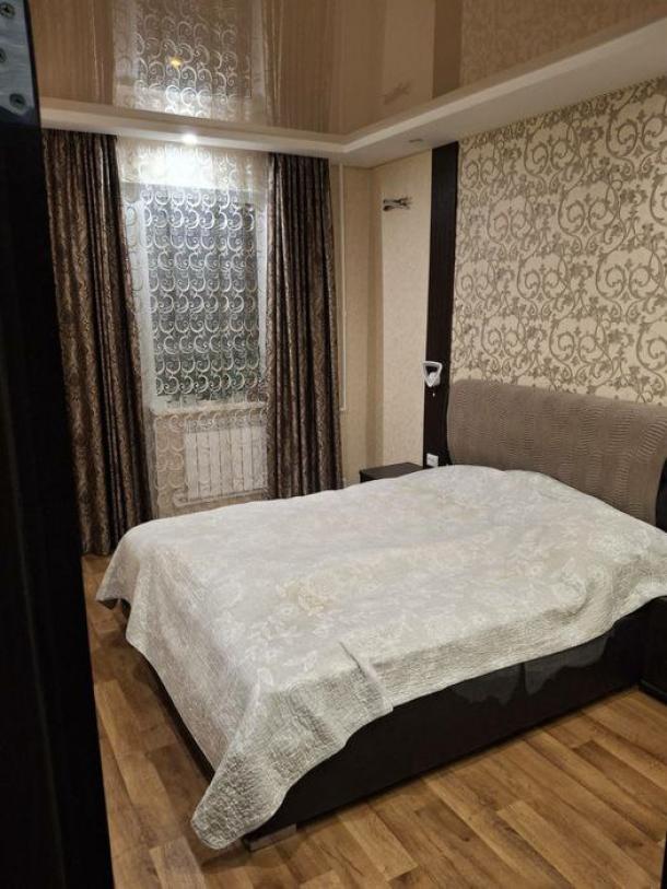 Квартира, 3-кімн., Харьков, 625м/р, Амосова