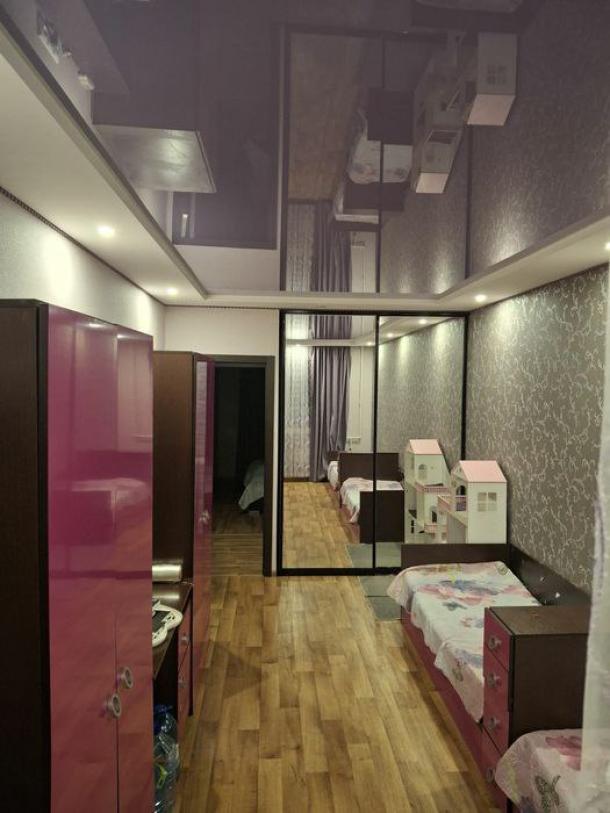 Квартира, 3-кімн., Харьков, 625м/р, Амосова