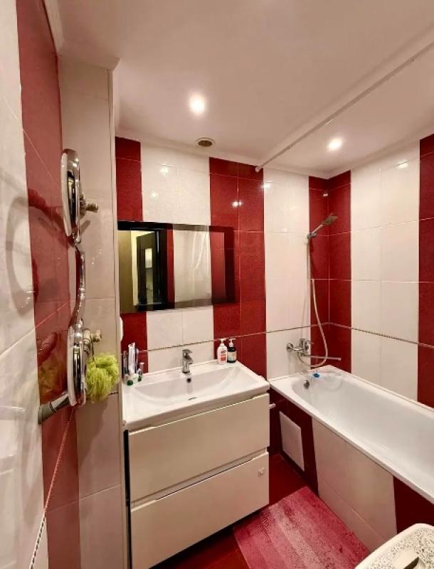 Квартира, 2-кімн., Харьков, 607м/р, Непокоренных (Героев Труда)