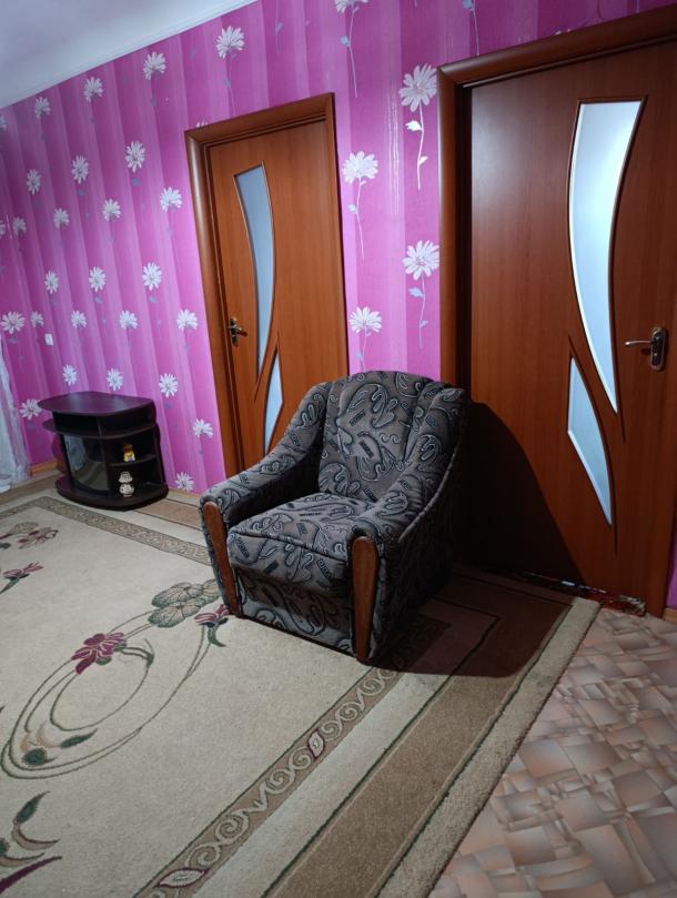 Квартира, 3-кімн., Змиев, Чугуевский район