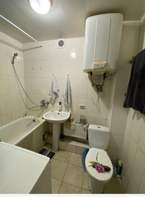 Квартира, 1-кімн., Харьков, Защитников Украины метро, Вятская