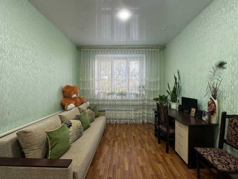 Квартира, 3-кімн., Чугуев, Чугуевский район