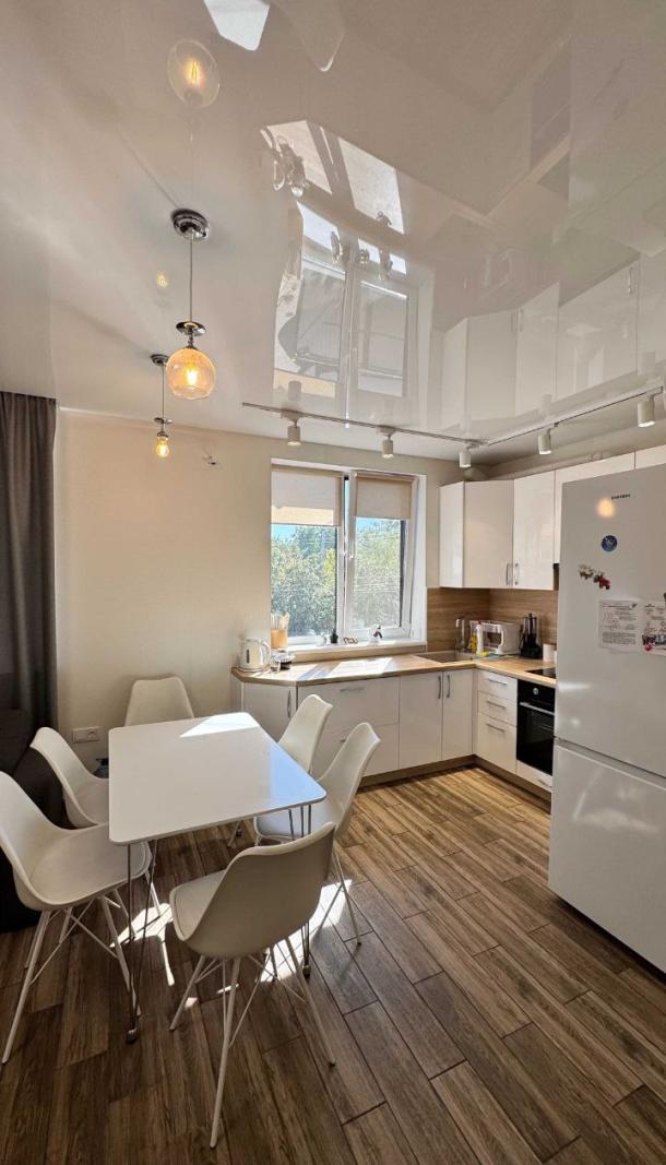 Квартира, 2-кімн., Чугуев, Чугуевский район