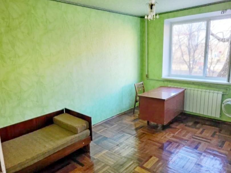 Квартира, 3-кімн., Чугуев, Чугуевский район, Харьковская