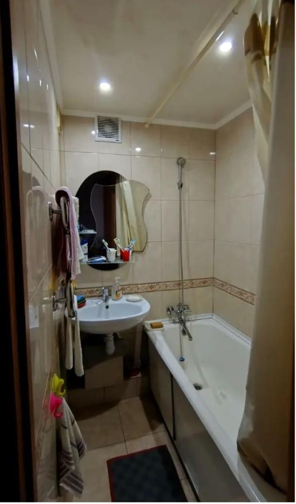 Квартира, 3-кімн., Харьков, 535Ам/р, Валентиновская