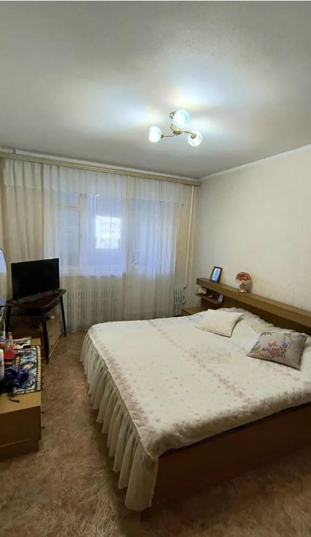 Квартира, 3-кімн., Харьков, 535Ам/р, Валентиновская