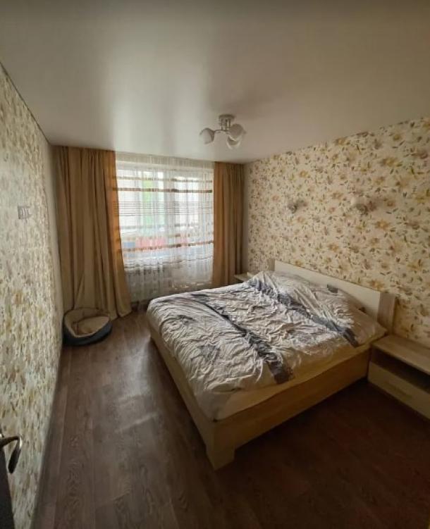 Квартира, 3-кімн., Харьков, 626м/р, Единства (Краснодарская)