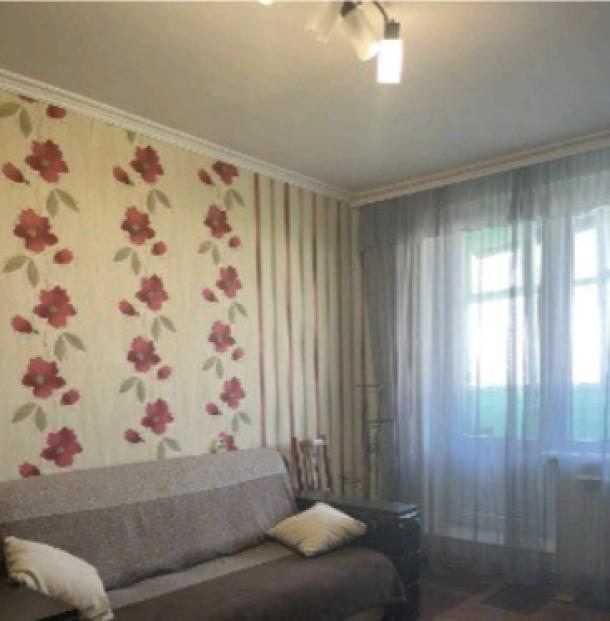 Квартира, 3-кімн., Харьков, 605м/р, Тракторостроителей просп.