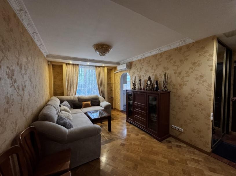 Квартира, 3-кімн., Харьков, 656м/р, Юбилейный пр. (50 лет ВЛКСМ пр.)