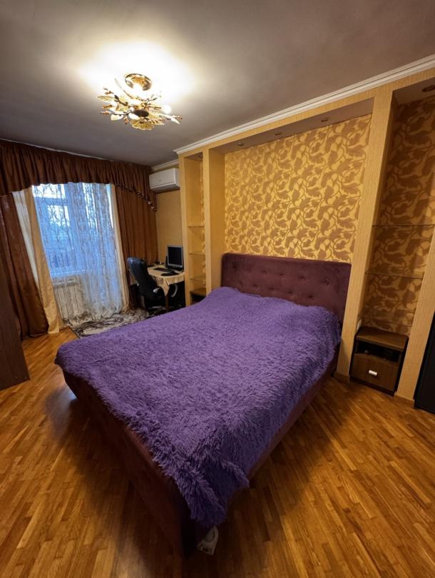 Квартира, 3-кімн., Харьков, 656м/р, Юбилейный пр. (50 лет ВЛКСМ пр.)