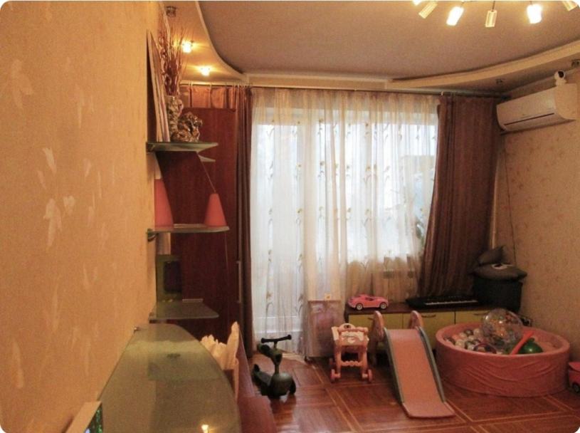 Квартира, 3-кімн., Харьков, 524м/р, Академика Павлова