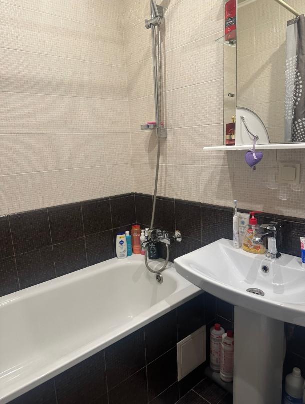 Квартира, 3-кімн., Харьков, 522м/р, Академика Павлова