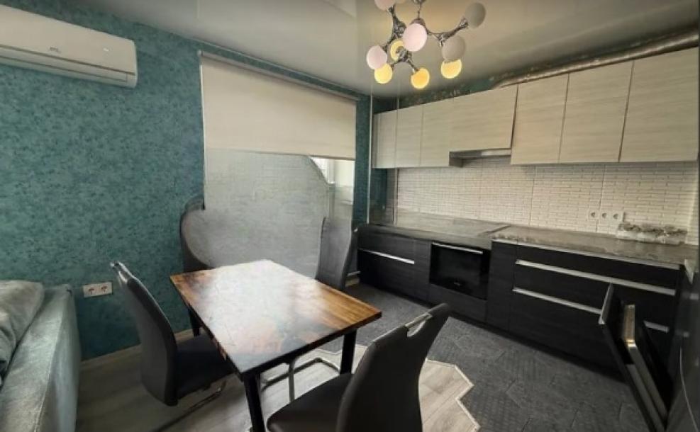 Квартира, 3-кімн., Харьков, Павлово Поле, Клочковская