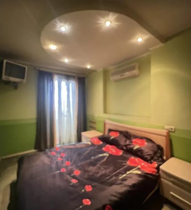 Квартира, 3-кімн., Харьков, Гагарина метро , Аэрокосмический просп. (Гагарина проспект)