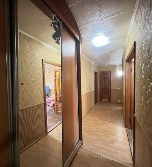 Квартира, 3-кімн., Харьков, Гагарина метро , Аэрокосмический просп. (Гагарина проспект)