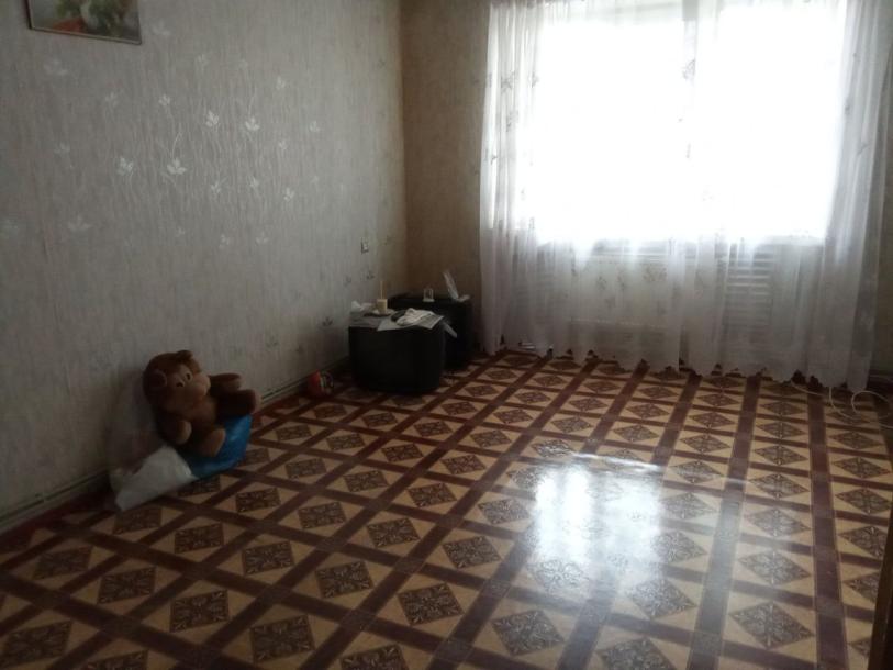 Квартира, 3-кімн., Чугуев, Чугуевский район, Гвардейская