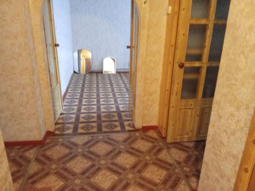 Квартира, 3-кімн., Чугуев, Чугуевский район, Гвардейская