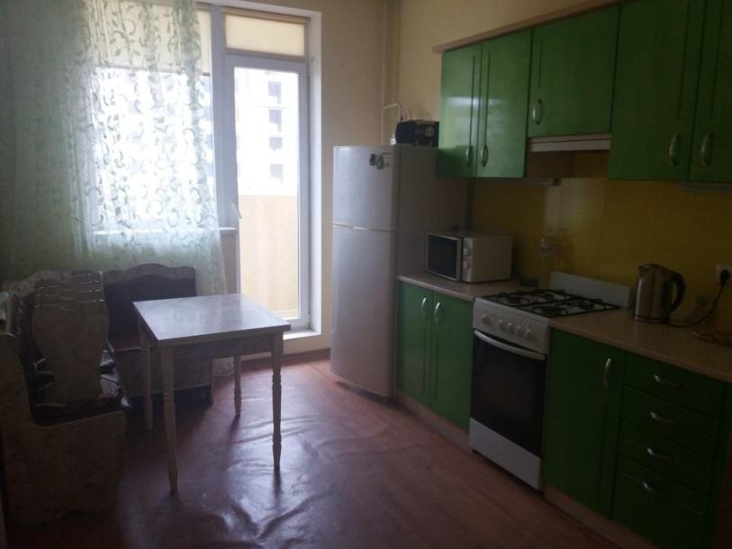 Квартира, 1-кімн., Харьков, Рогань жилмассив, Зубарева