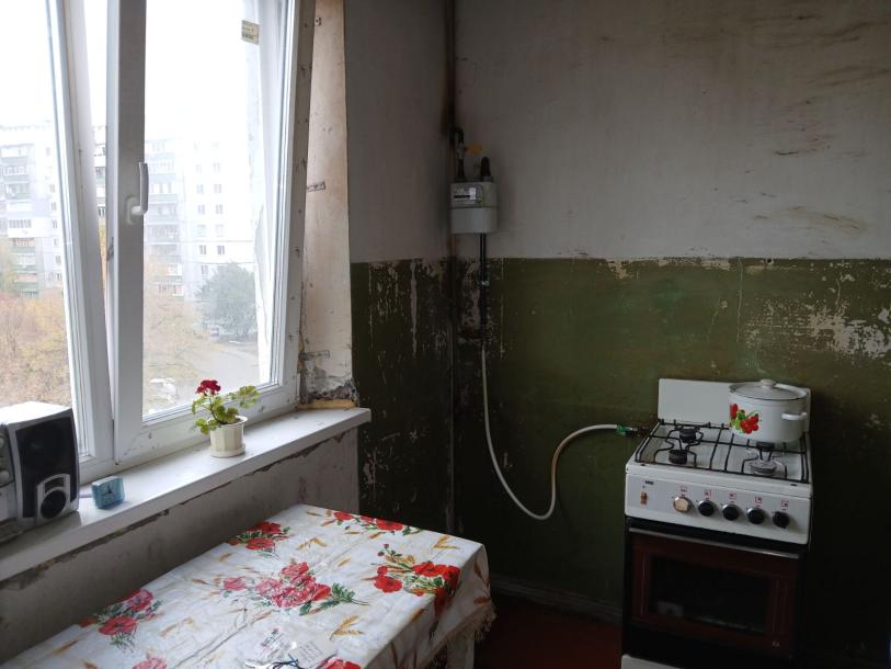 Квартира, 3-кімн., Харьков, 4 Северная Салтовка, Метростроителей