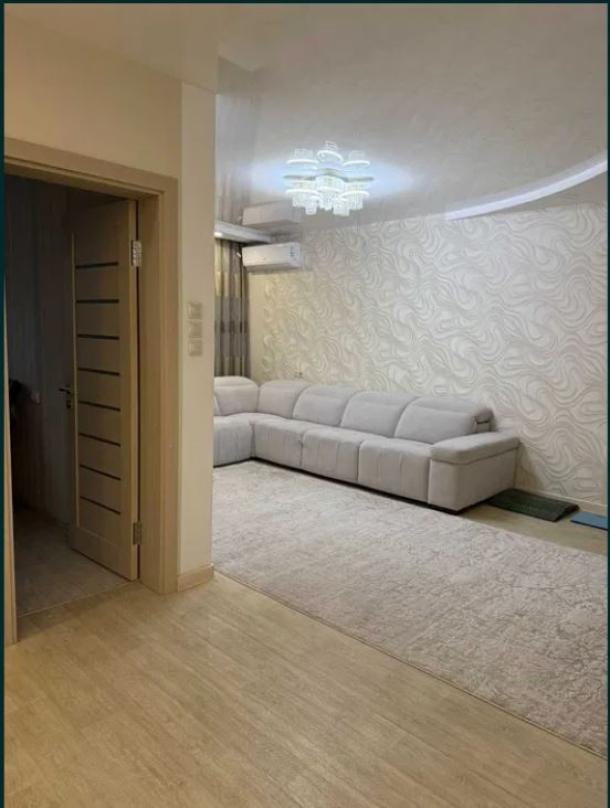 Квартира, 3-кімн., Харьков, 1 Северная Салтовка, Гвардейцев Широнинцев