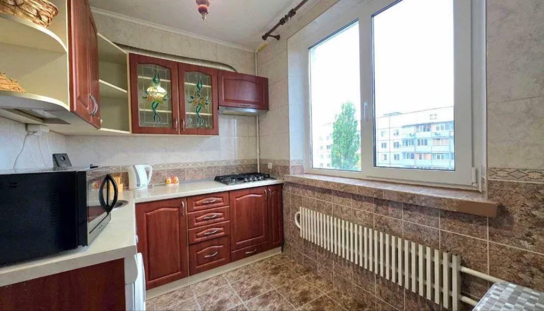 Квартира, 3-кімн., Харьков, Одесская, Аэрокосмический просп. (Гагарина проспект)