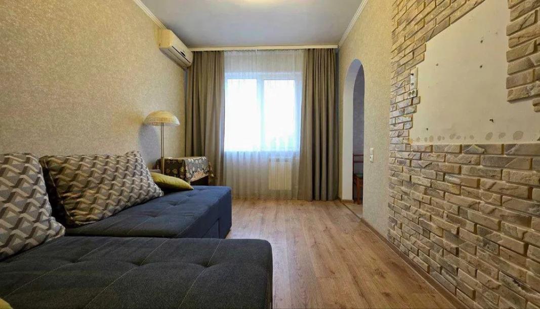 Квартира, 3-кімн., Харьков, Одесская, Аэрокосмический просп. (Гагарина проспект)