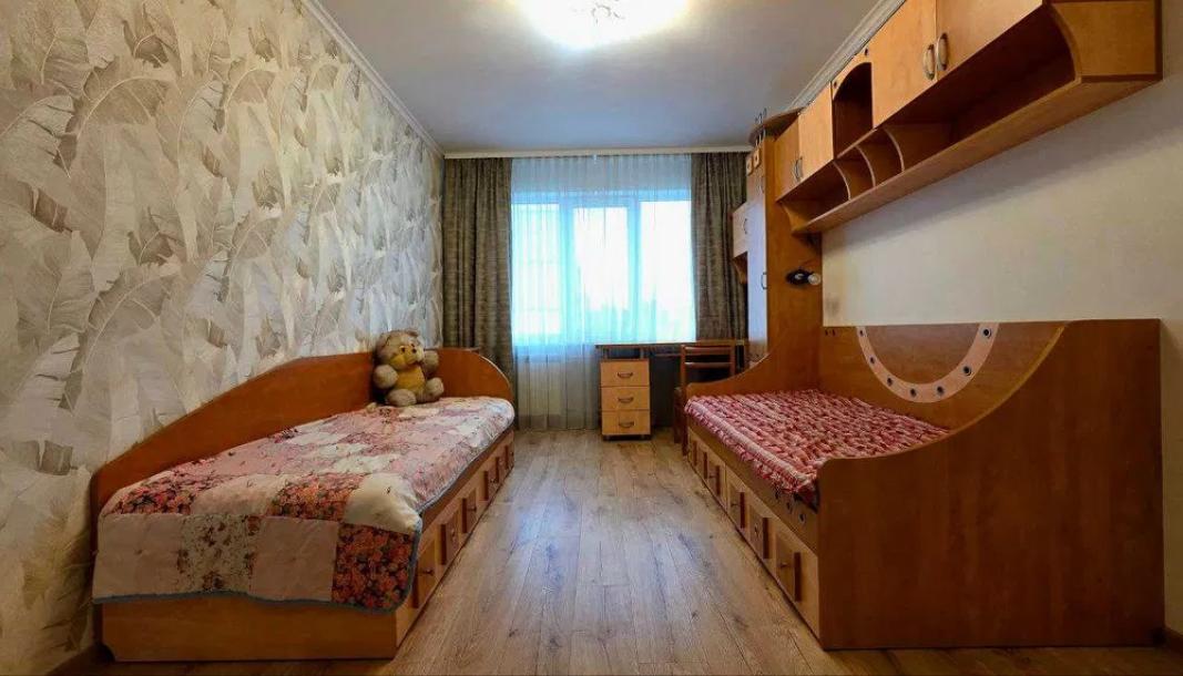 Квартира, 3-кімн., Харьков, Одесская, Аэрокосмический просп. (Гагарина проспект)