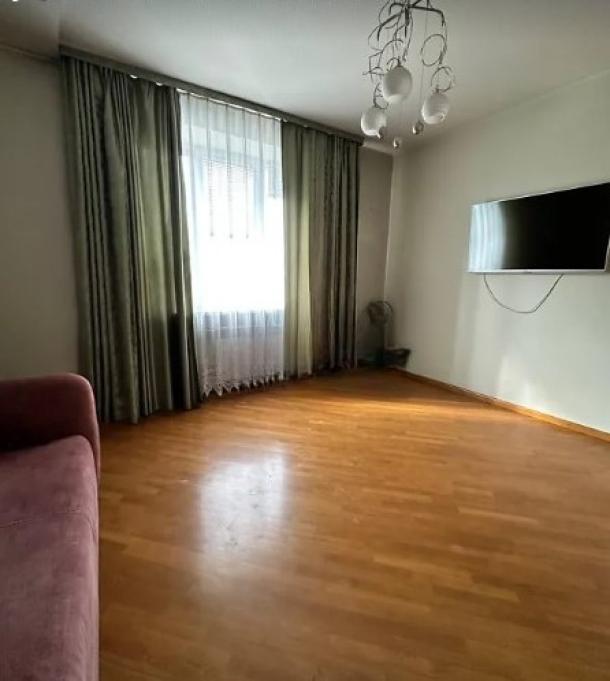 Квартира, 3-кімн., Харьков, Сосновая горка, Космическая