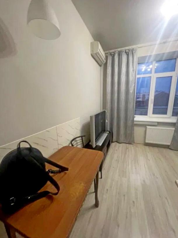 Гостинка, Харьков, Защитников Украины метро, Богдана Хмельницкого