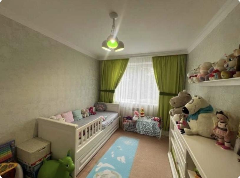 Квартира, 3-кімн., Харьков, Одесская, Морозова